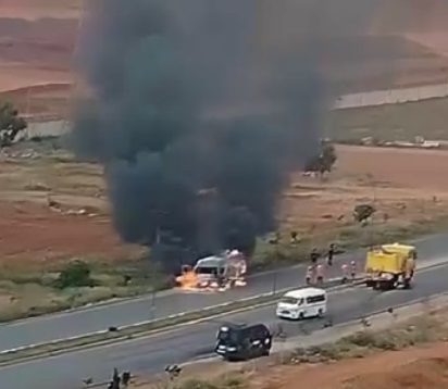Trois bus de Sotraz, la filiale de Sonatrach, prennent feu à Oran 1 2 7 e1747861470727