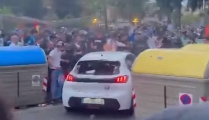 Une voiture fonce sur la foule à Barcelone: 17 blessés