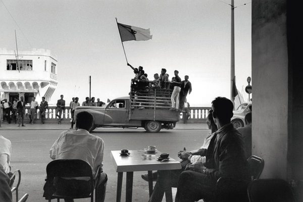 5 juillet 1962: Marc Riboud, photographe d’un peuple qui célèbre la liberté retrouvée 3 Marc Riboud 5